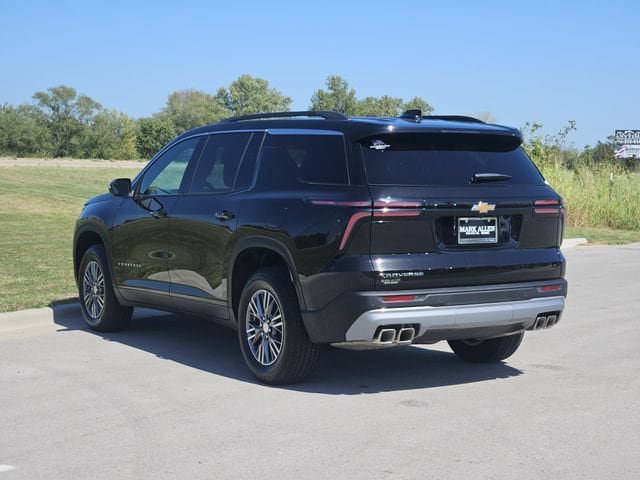 Used 2026 Chevrolet Traverse LT FWD image 5