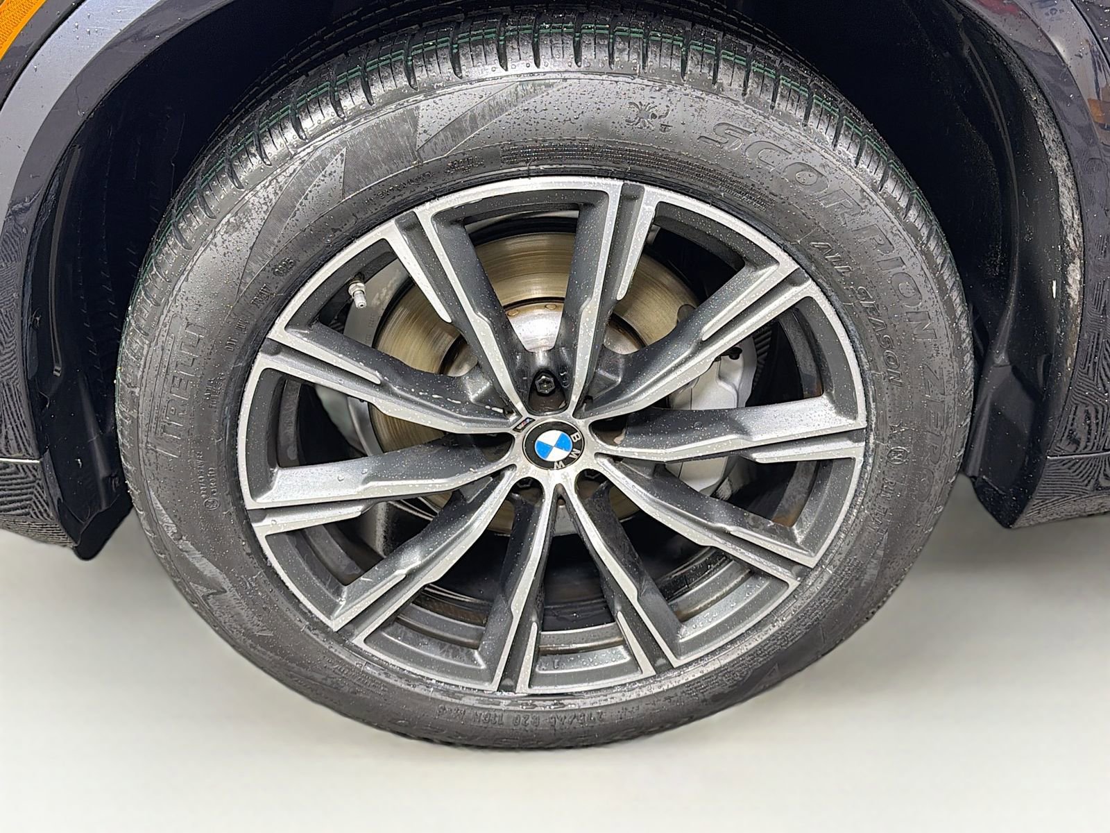 Used 2022 BMW X5 xDrive40i w/ M Sport Package AWD/4WD image 33