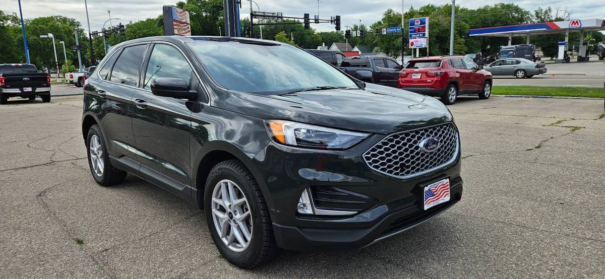 Used 2024 Ford Edge SEL w/ Convenience Package AWD/4WD image 3