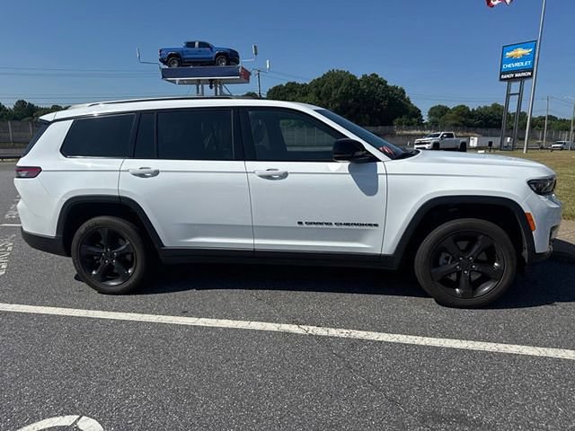 Used 2024 Jeep Grand Cherokee L Altitude AWD/4WD image 2