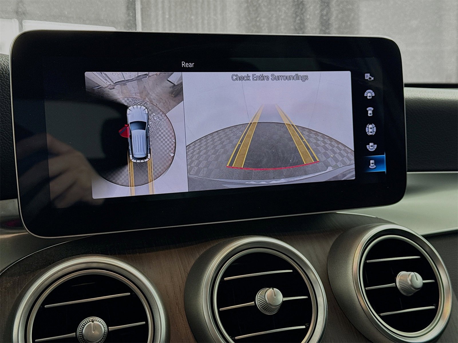 Used 2022 Mercedes-Benz GLC 300 4MATIC image 11