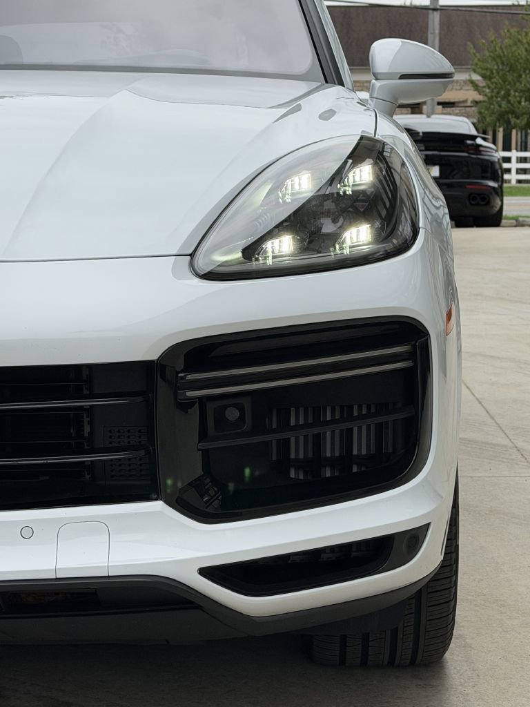 Used 2022 Porsche Cayenne Turbo w/ Premium Package Plus image 6