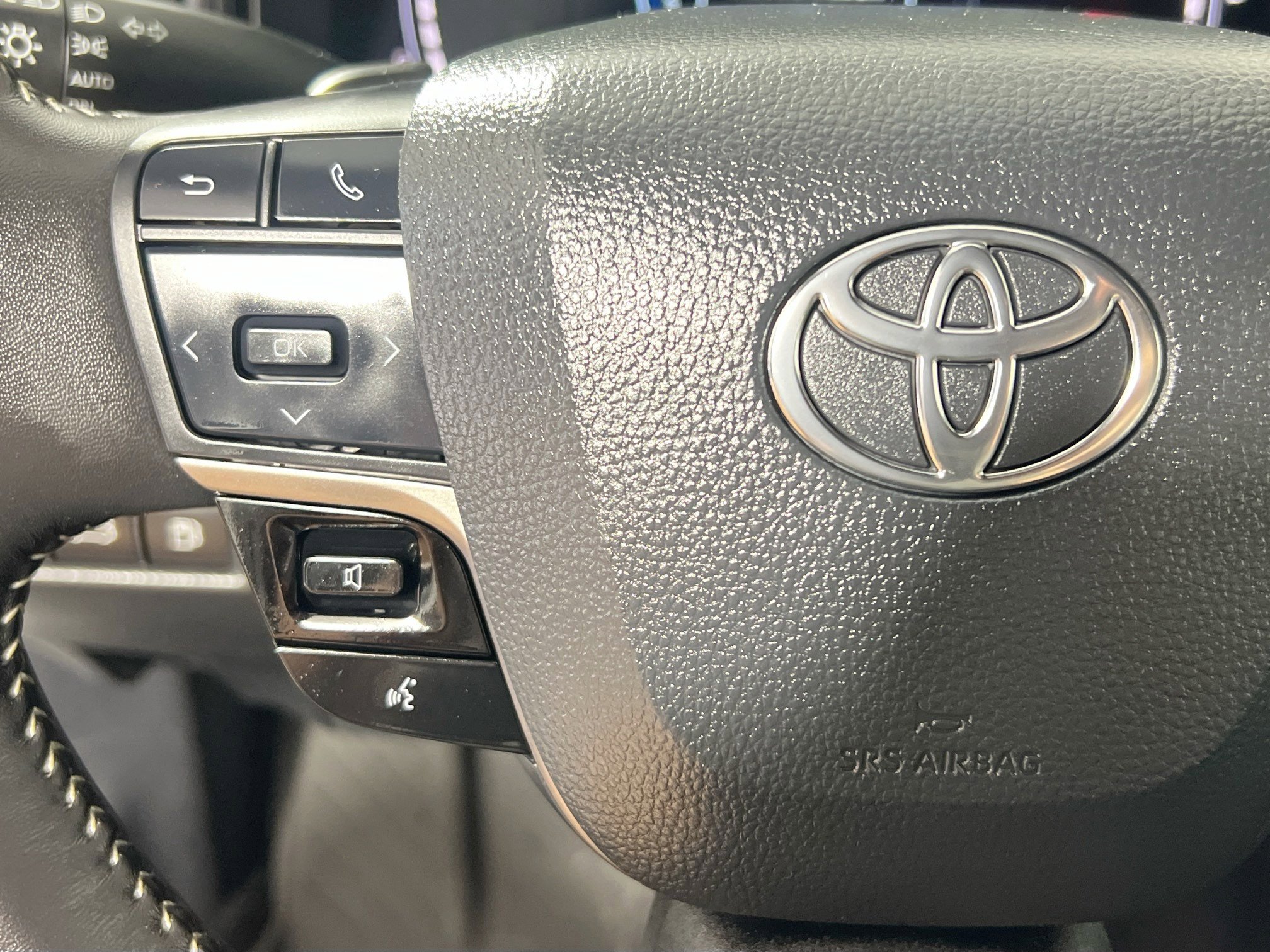 Used 2025 Toyota Camry SE image 18