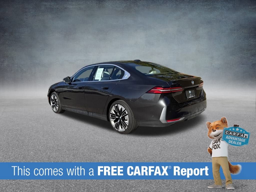 Used 2025 BMW 530i xDrive w/ Premium Package image 3