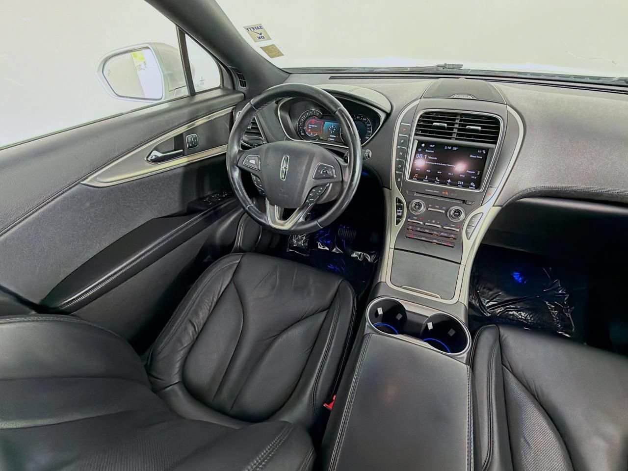 Used 2017 Lincoln MKX Select w/ MKX Climate Package AWD/4WD image 11