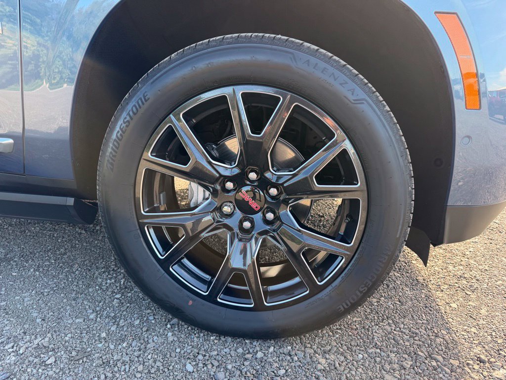 Used 2026 GMC Yukon Denali w/ Sun & Power Step Package AWD/4WD image 28