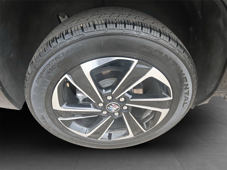 Used 2025 Buick Enclave Sport Touring AWD/4WD image 35