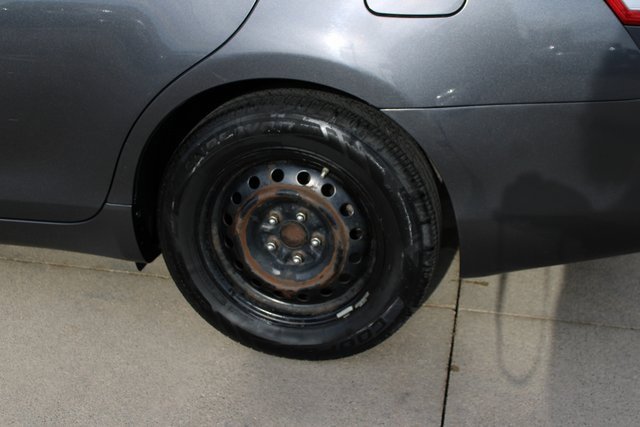 Used 2010 Toyota Camry LE image 8