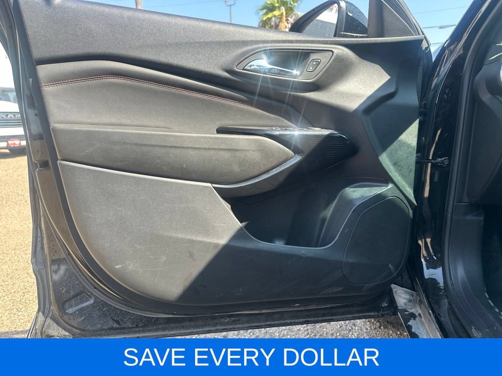 Used 2024 Chevrolet Trax RS w/ Driver Confidence Package FWD image 8