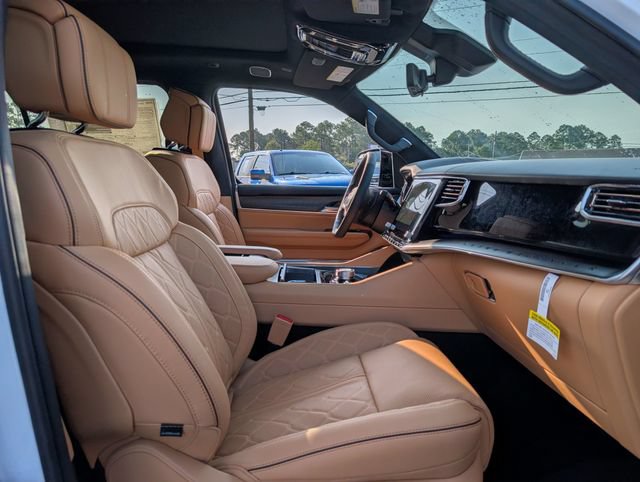 New 2026 Jeep Grand Wagoneer L Summit AWD/4WD image 32