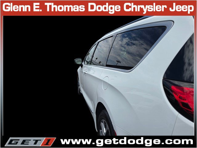 Certified 2023 Chrysler Pacifica Pinnacle FWD image 12