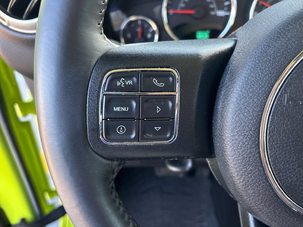 Used 2017 Jeep Wrangler Sahara w/ Connectivity Group AWD/4WD image 29