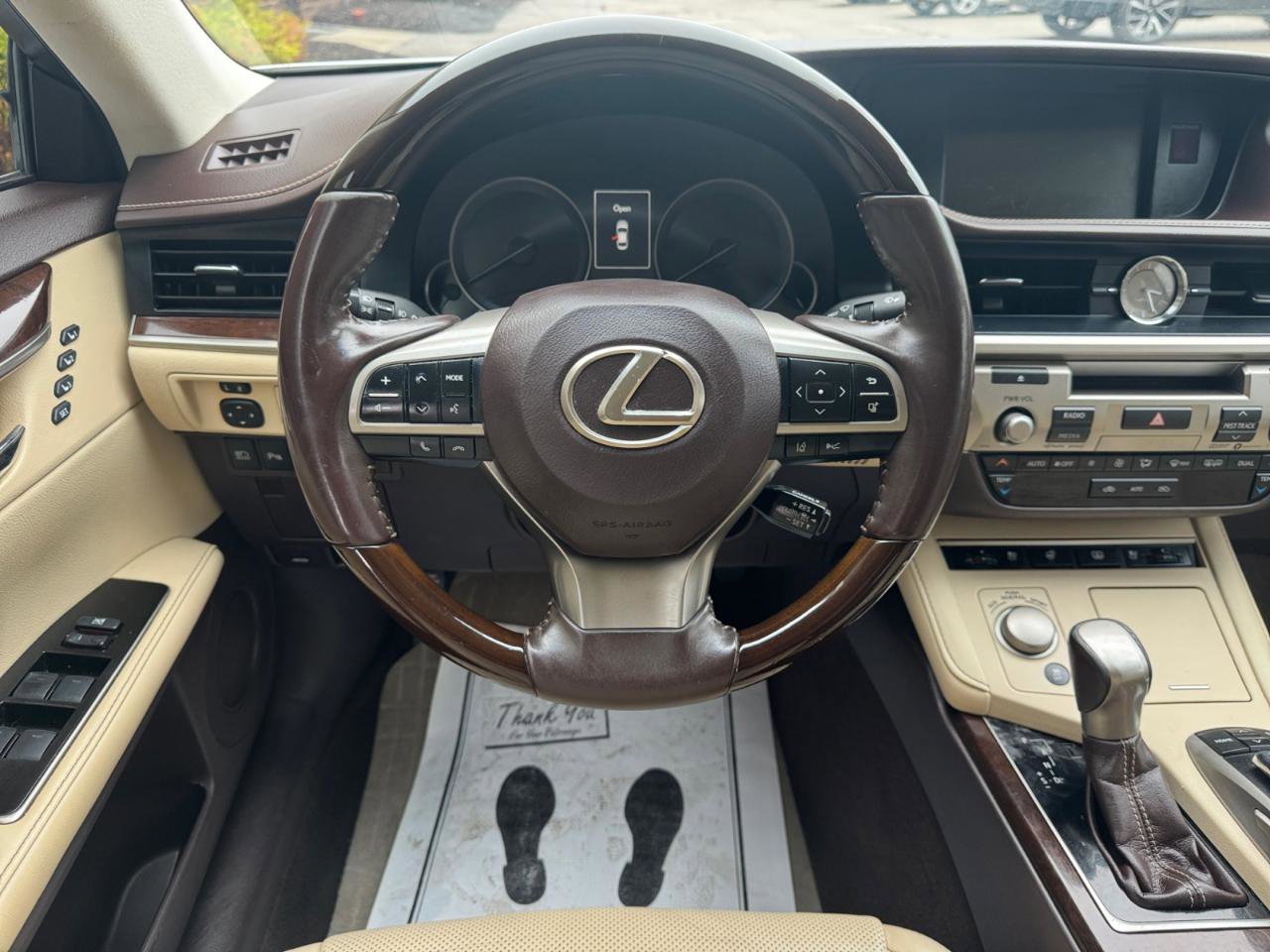 Used 2017 Lexus ES 350 w/ Luxury Package FWD image 11