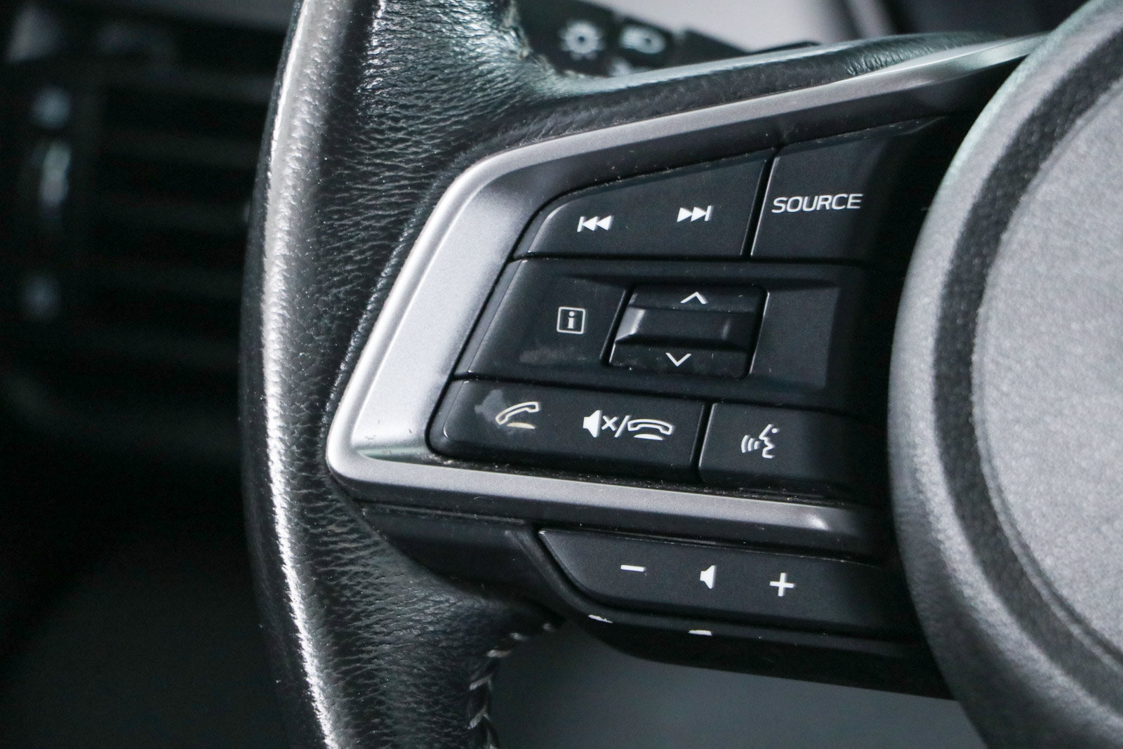 Used 2023 Subaru Outback Premium AWD/4WD image 13