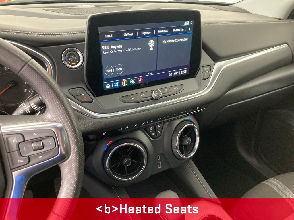 Used 2025 Chevrolet Blazer LT AWD/4WD image 2