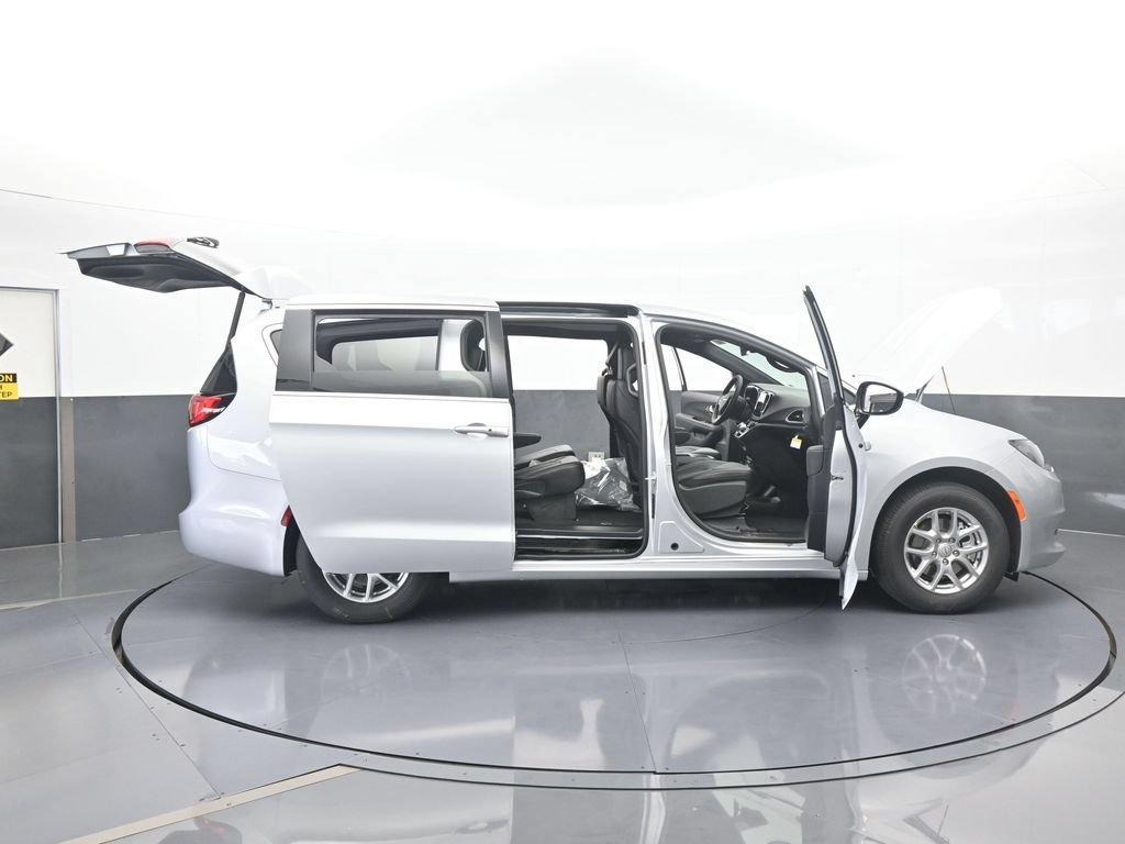 New 2026 Chrysler Voyager LX FWD image 69