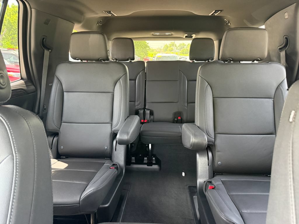 Used 2023 Chevrolet Tahoe Z71 w/ Luxury Package AWD/4WD image 38