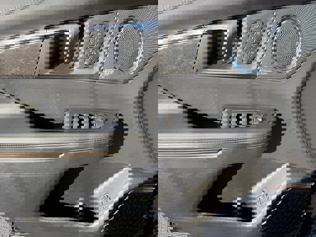 Certified 2025 Buick Enclave Avenir w/ Super Cruise Package image 16