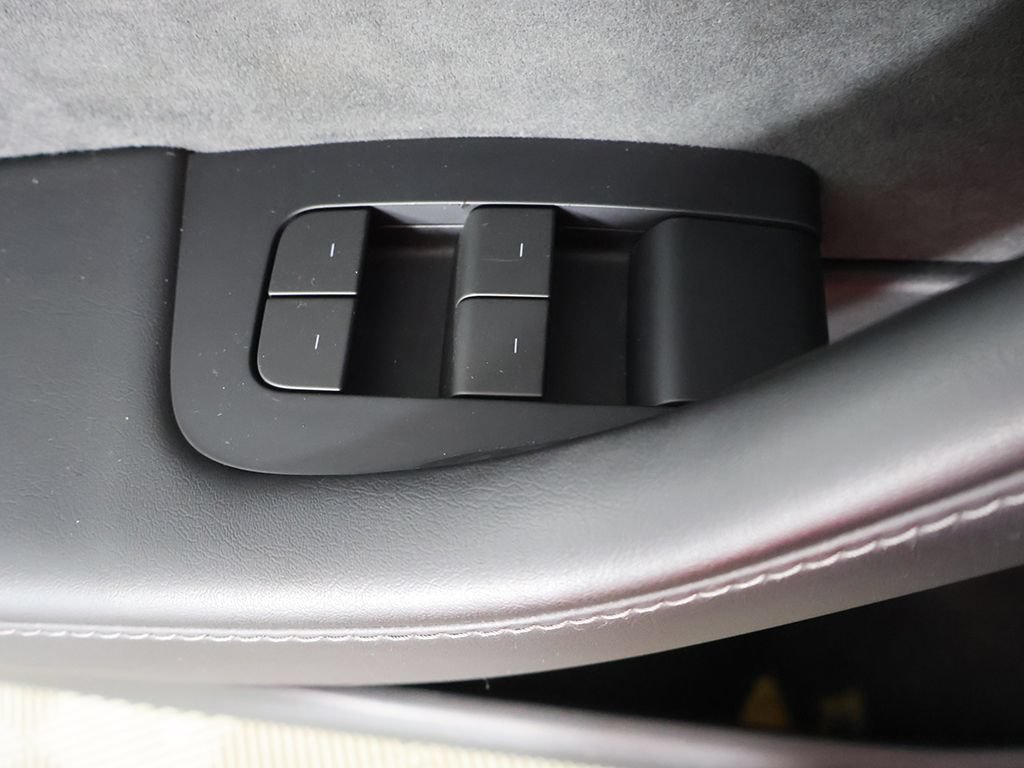 Used 2023 Tesla Model Y Performance AWD/4WD image 37