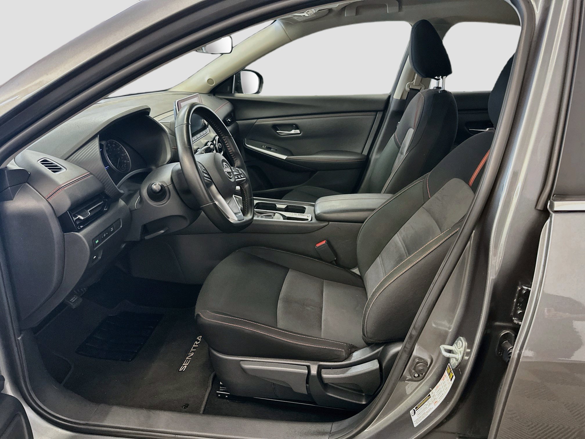 Used 2025 Nissan Sentra SR FWD image 13