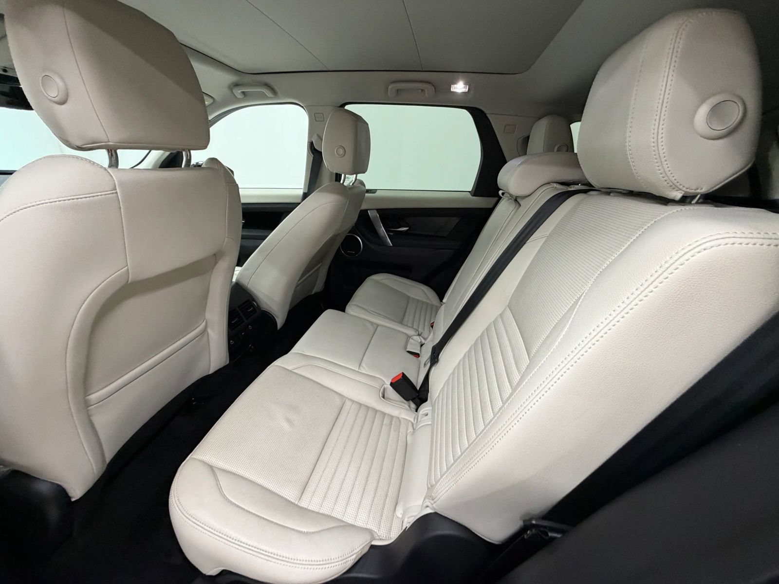 Used 2022 Land Rover Discovery Sport S AWD/4WD image 16