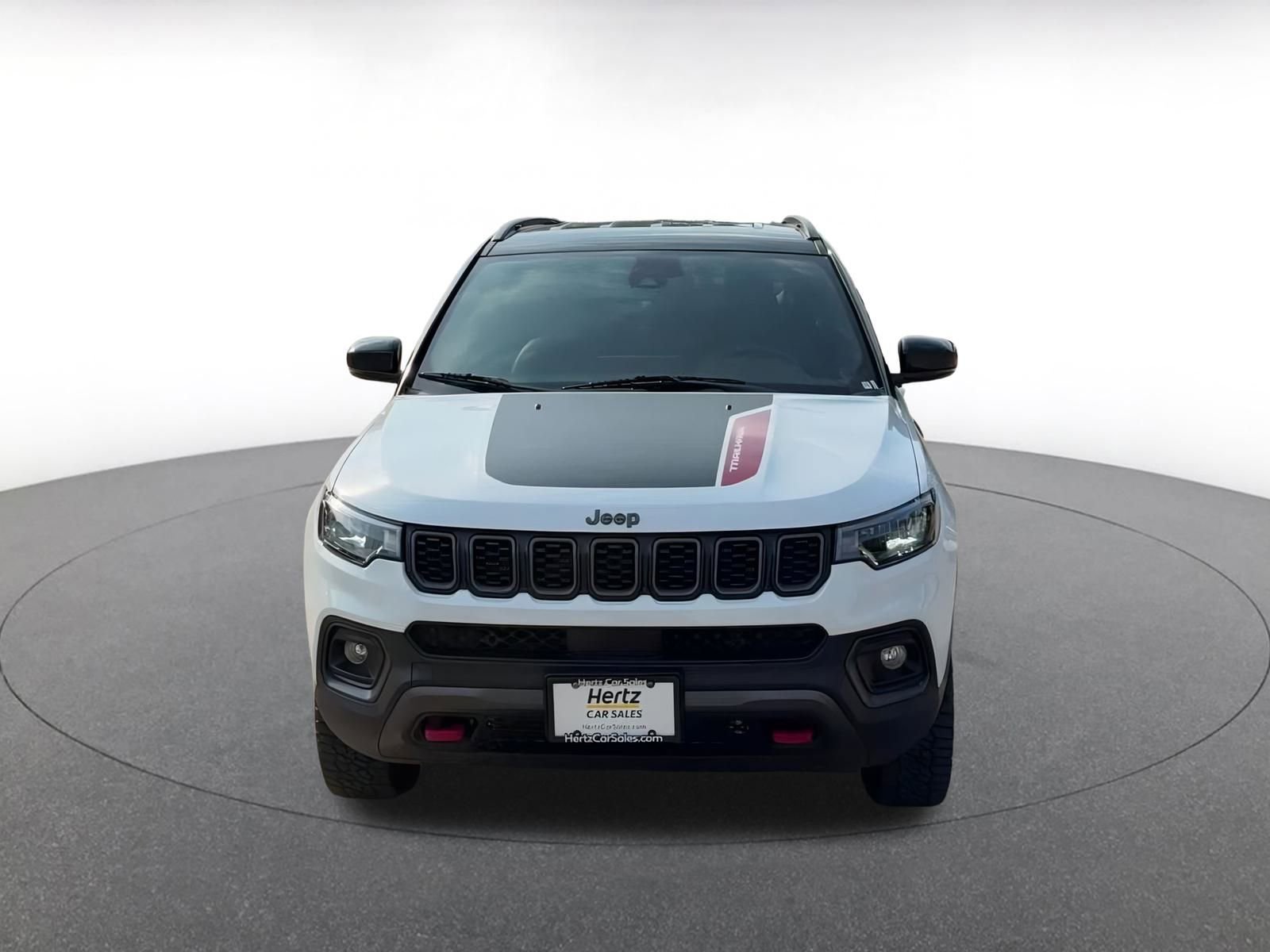 Used 2025 Jeep Compass Trailhawk image 4