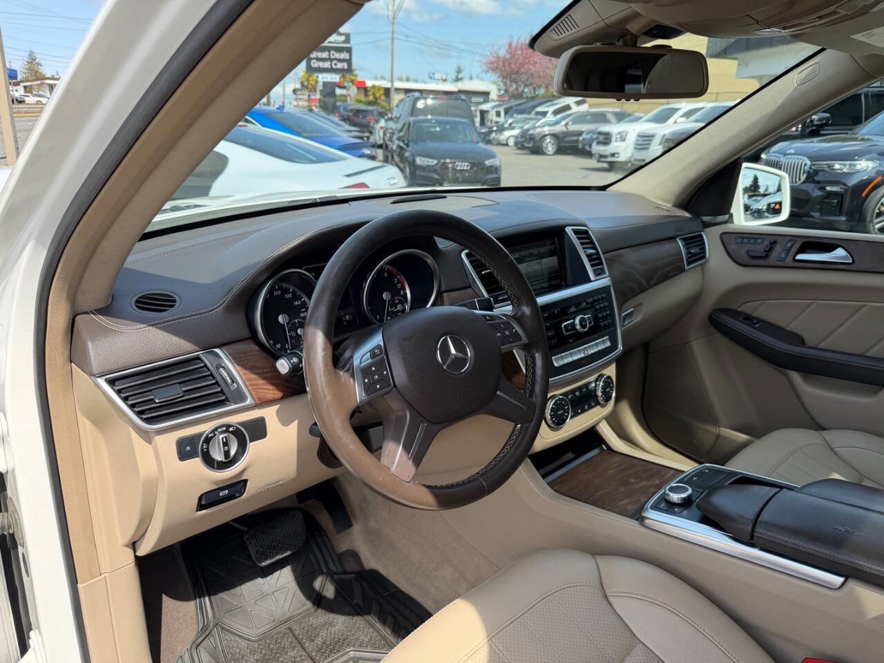 Used 2016 Mercedes-Benz GL 450 4MATIC w/ Premium I Package image 47