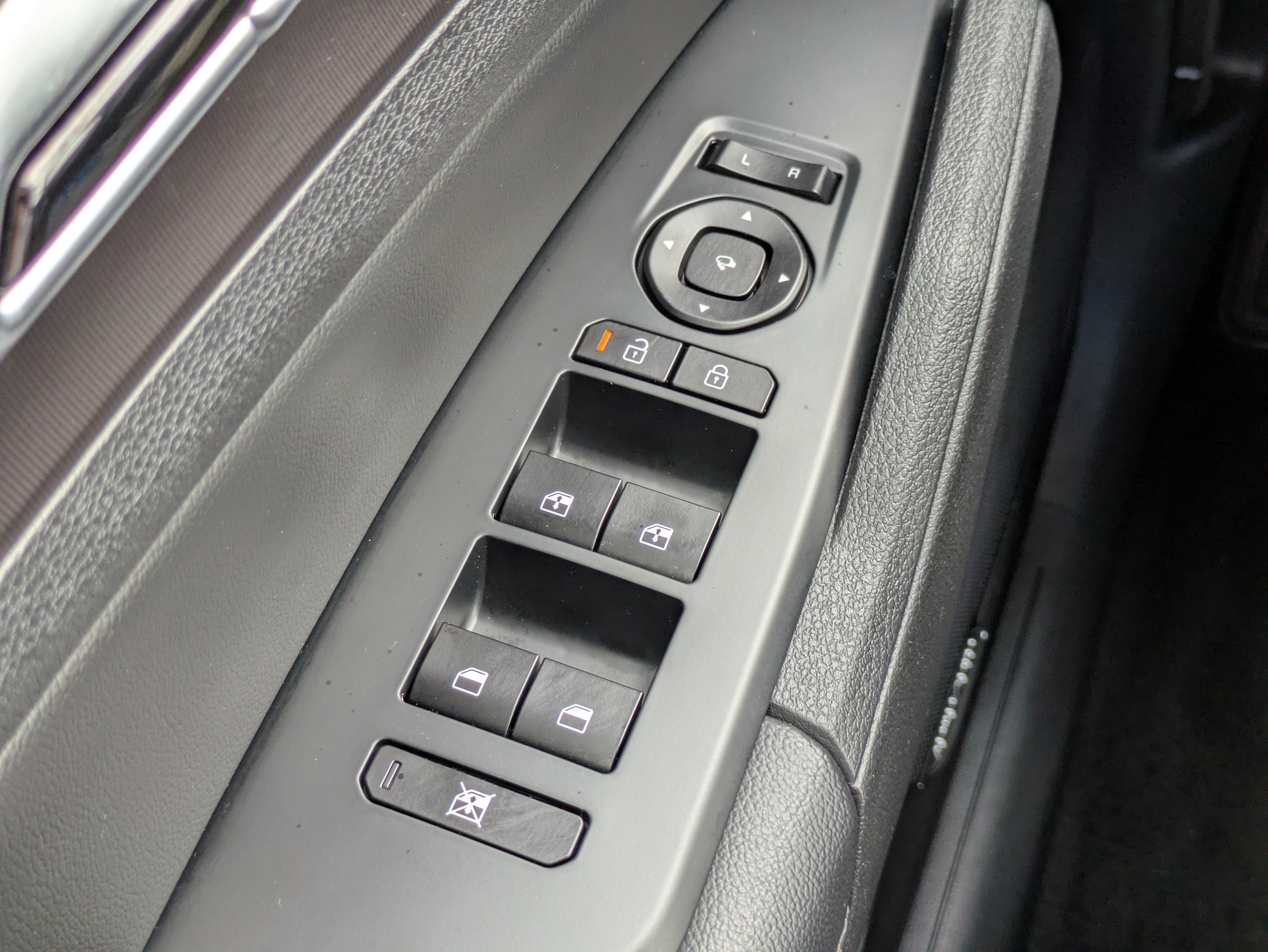 Certified 2026 Kia Sportage SX FWD image 24
