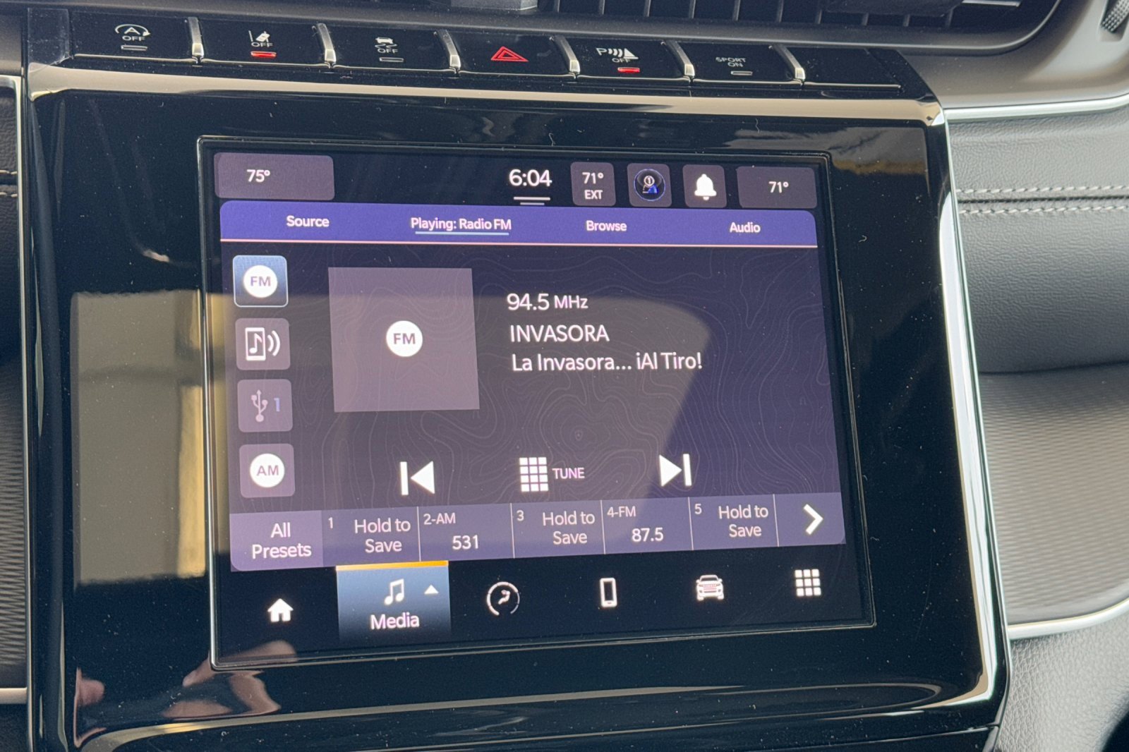 New 2025 Jeep Grand Cherokee L Laredo image 16