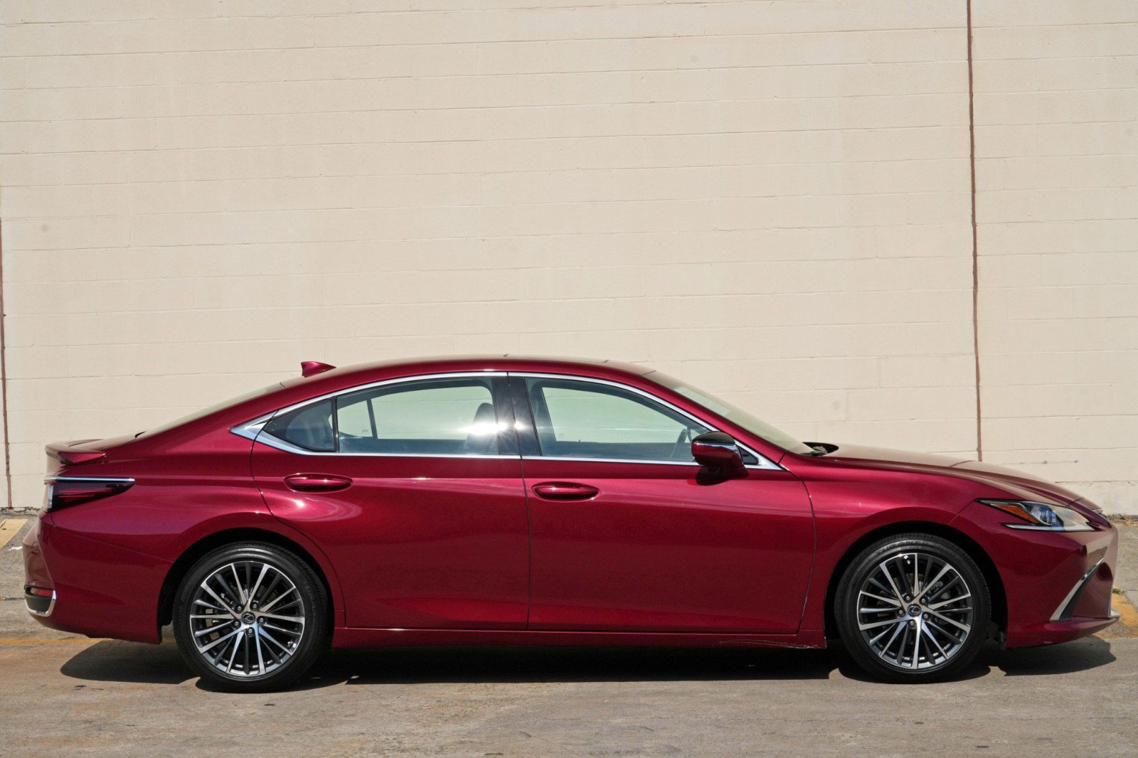 Used 2025 Lexus ES 300h w/ Premium Package FWD image 59