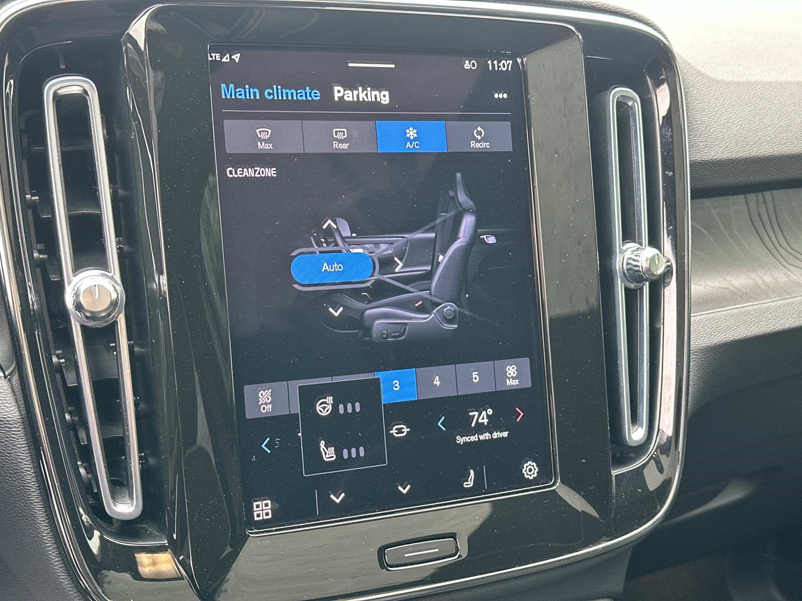 Certified 2023 Volvo C40 P8 Recharge Ultimate image 12