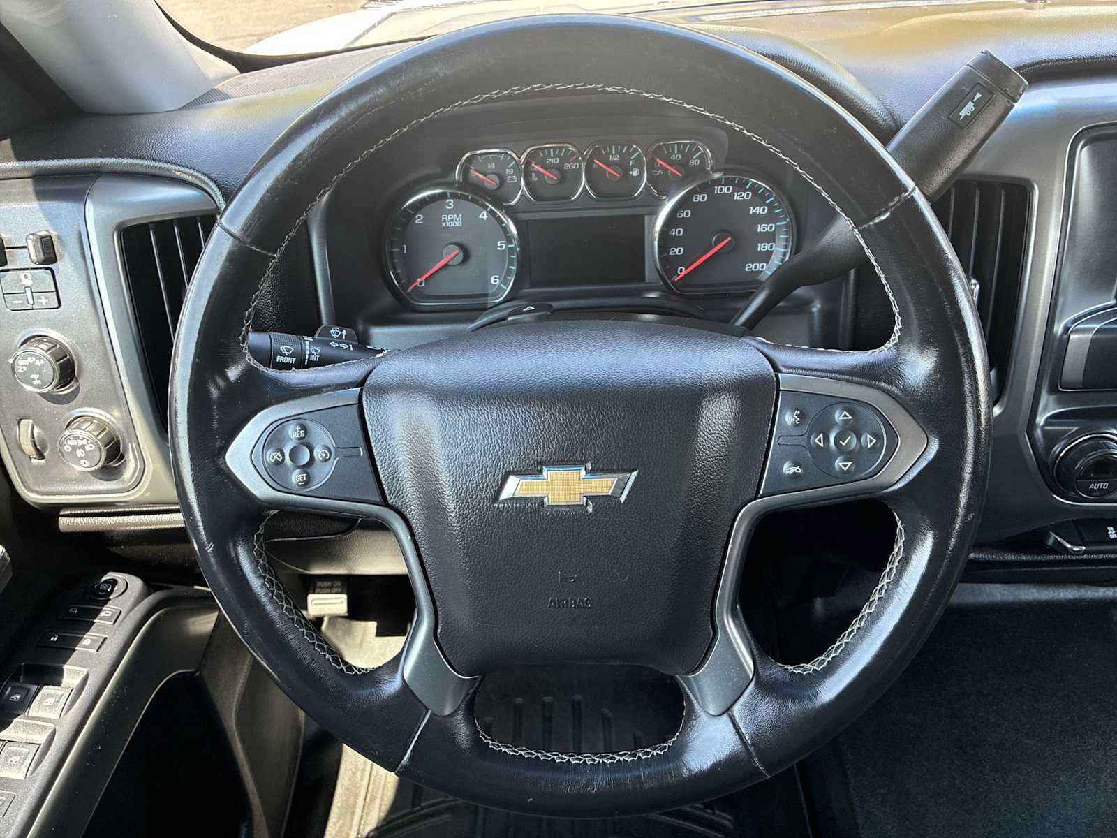 Used 2018 Chevrolet Silverado 1500 LT w/ LT Fleet Convenience Package AWD/4WD image 11