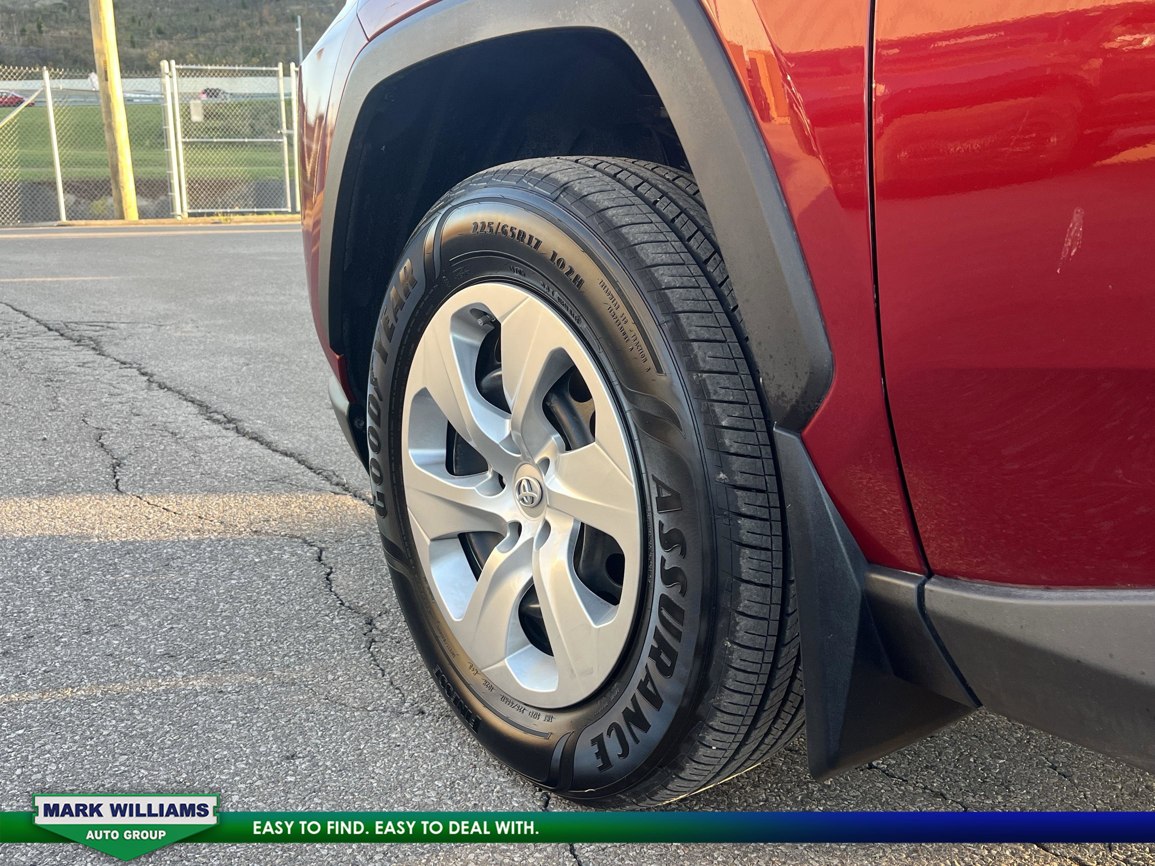 Used 2020 Toyota RAV4 LE image 11