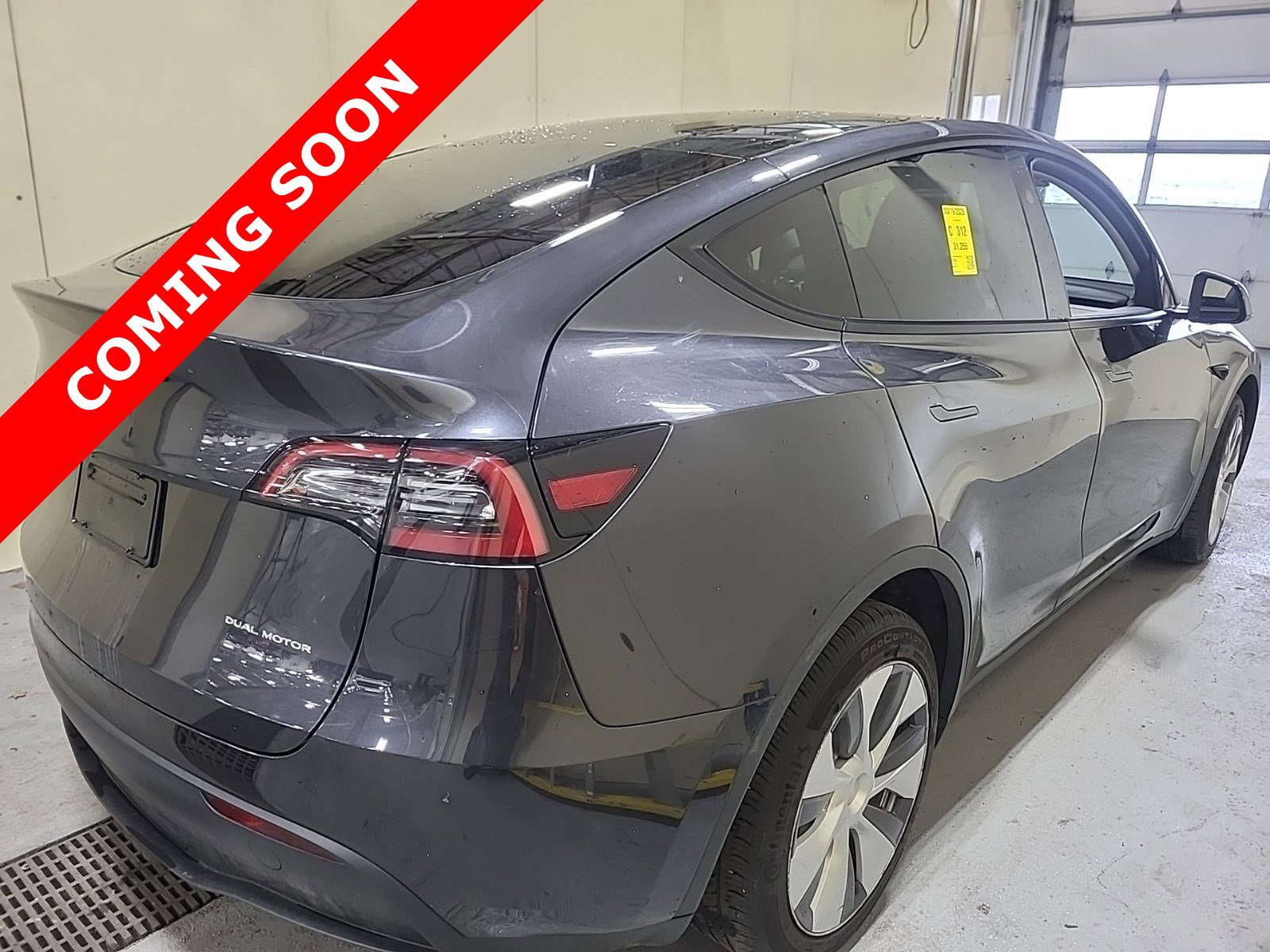 Used 2024 Tesla Model Y Long Range image 3