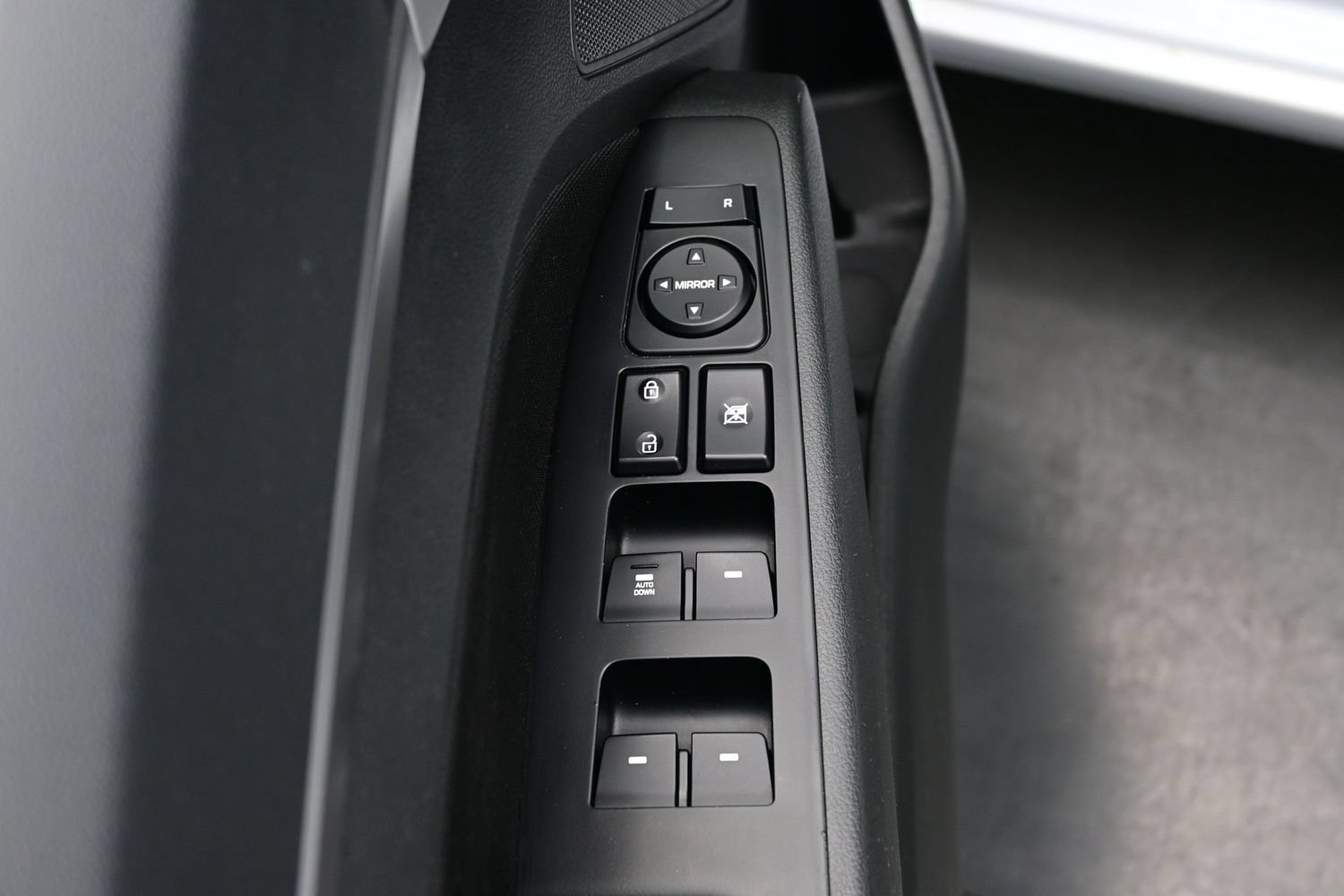 Used 2018 Hyundai Elantra SEL FWD image 10