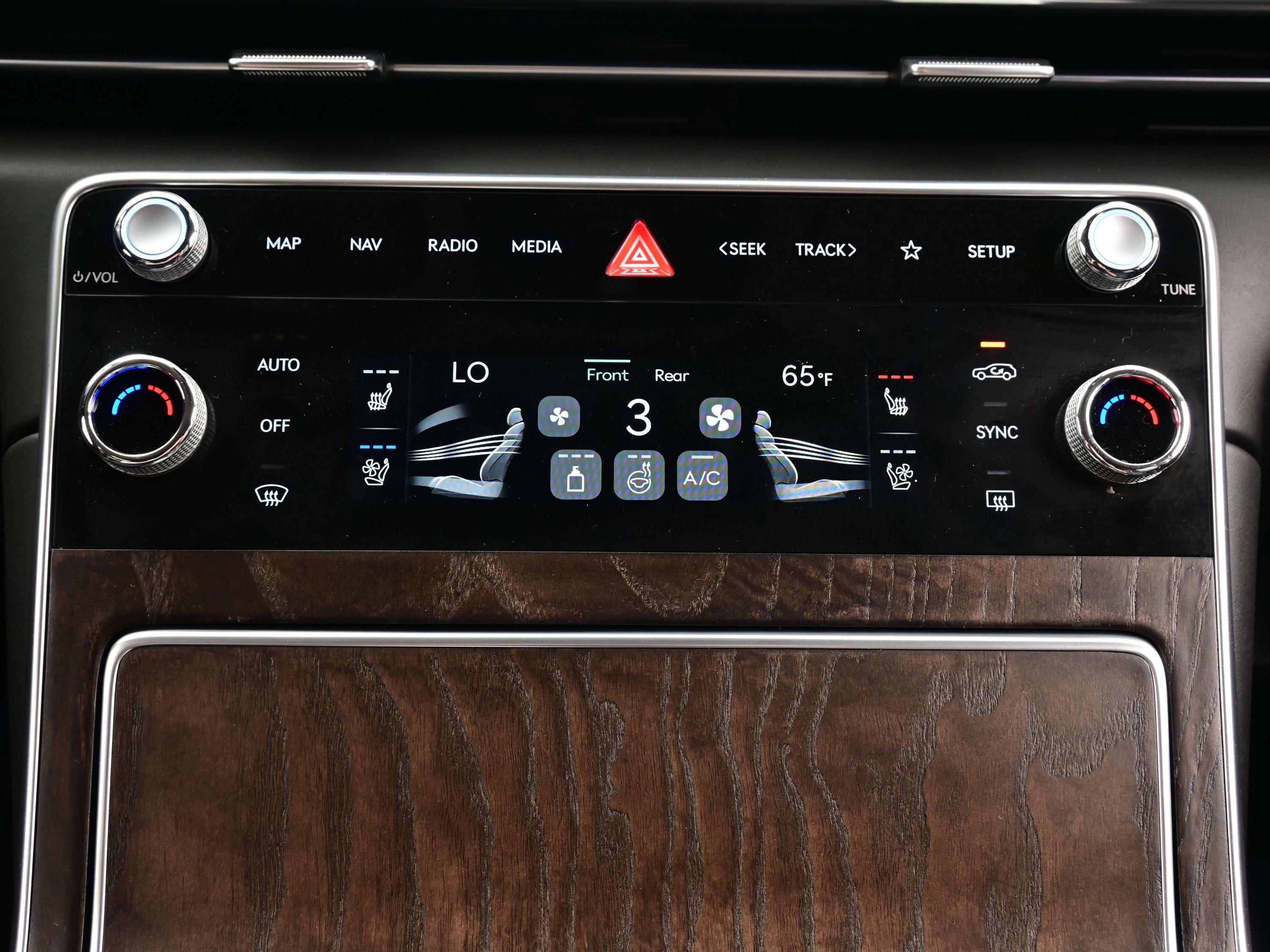 Certified 2025 Genesis GV80 3.5T Prestige image 21