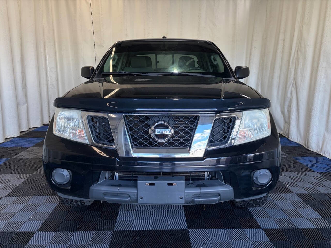 Used 2014 Nissan Frontier SV AWD/4WD image 3