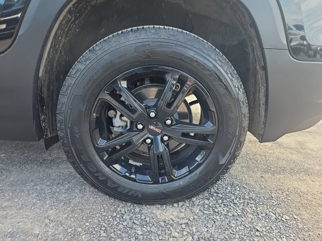 Used 2024 GMC Terrain AT4 w/ Tech Package AWD/4WD image 20