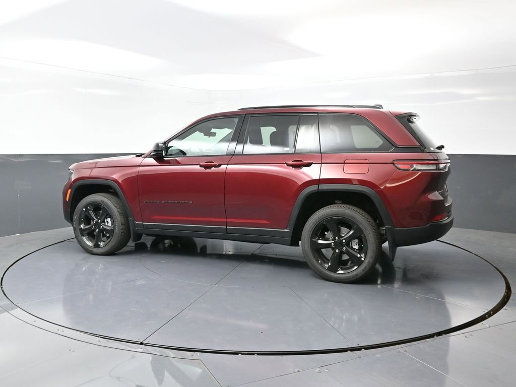 New 2025 Jeep Grand Cherokee Altitude w/ Trailer Tow Package image 6