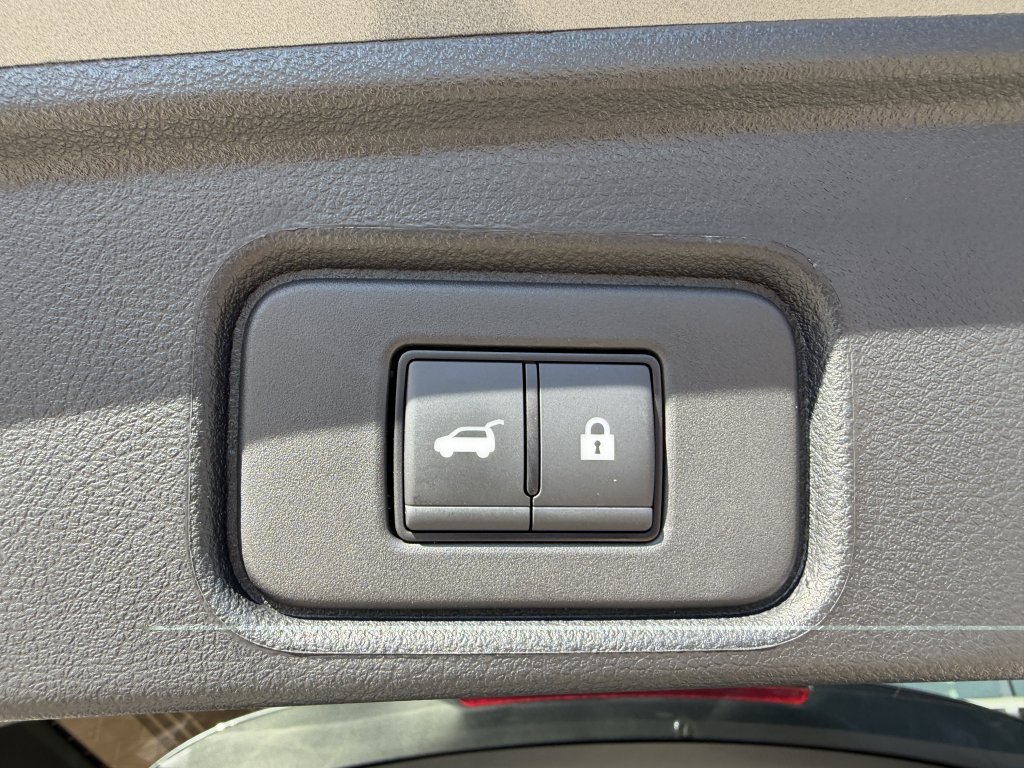 Used 2025 Nissan Pathfinder SL w/ SL Premium Package FWD image 39