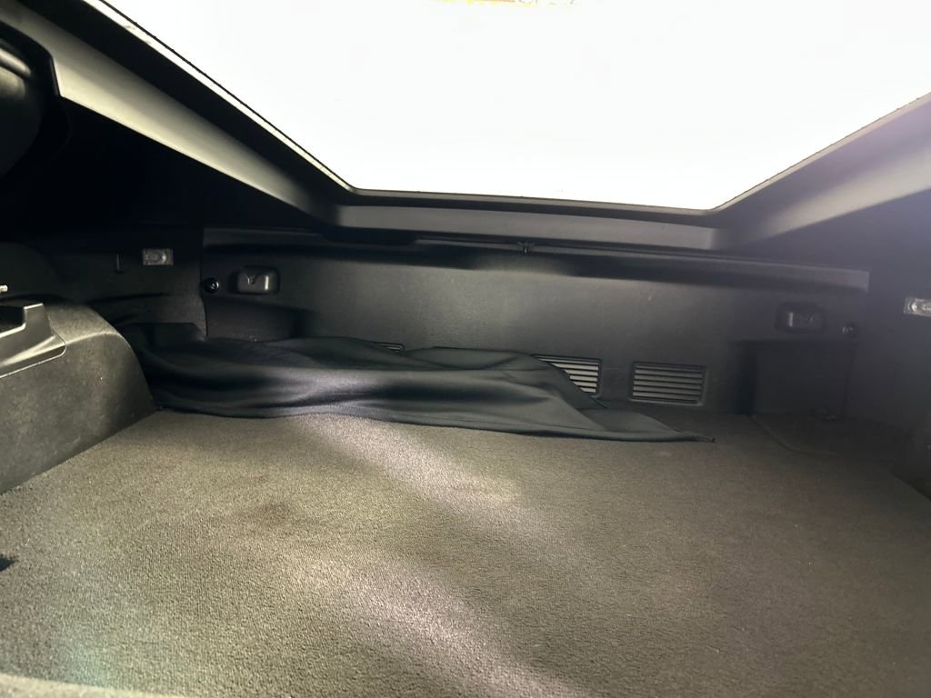 Used 2019 Chevrolet Corvette Stingray Coupe w/ 1LT image 17