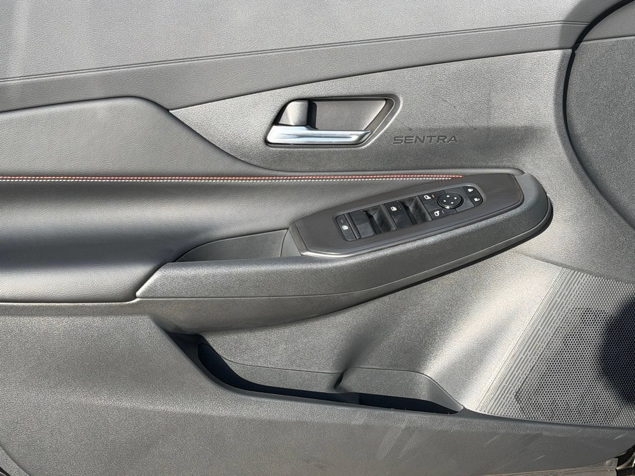 New 2026 Nissan Sentra SR FWD image 18