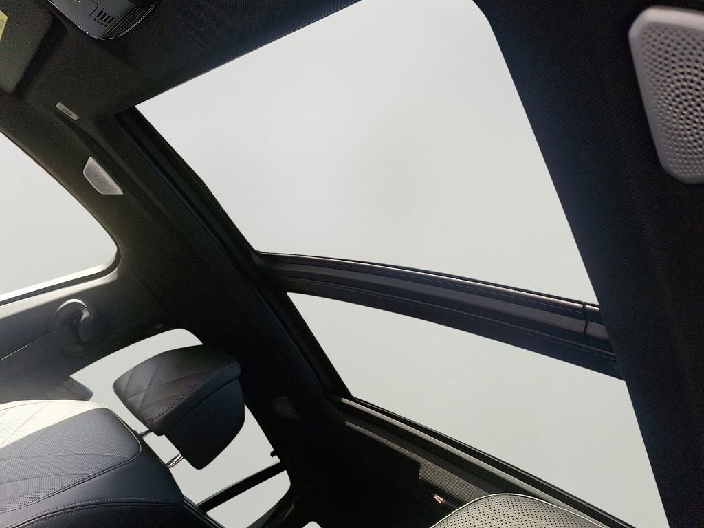 Certified 2023 BMW X6 M50i w/ Executive Package image 16