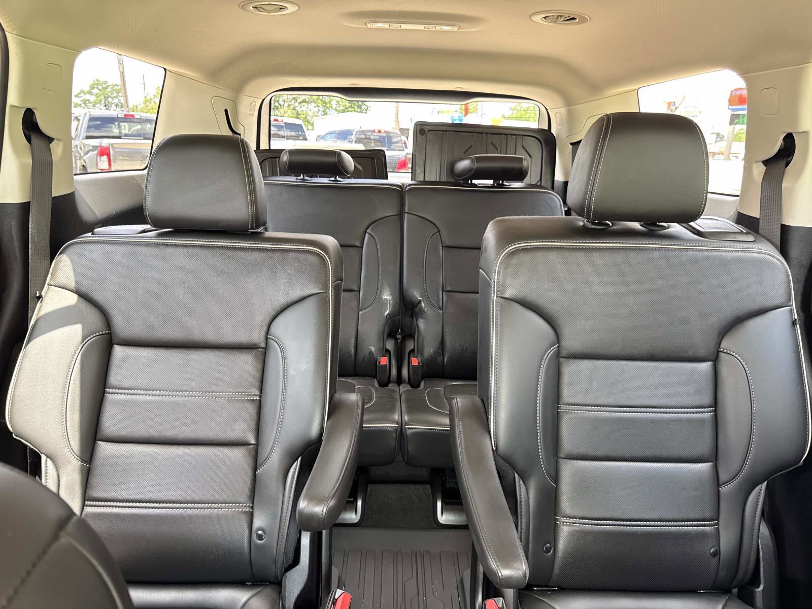 Used 2022 GMC Acadia Denali w/ LPO, Floor Liner Package FWD image 9