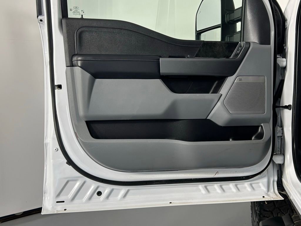 Used 2025 Ford F250 XLT w/ Black Appearance Package image 33