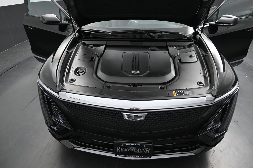 Certified 2025 Cadillac Lyriq Luxury AWD/4WD image 21