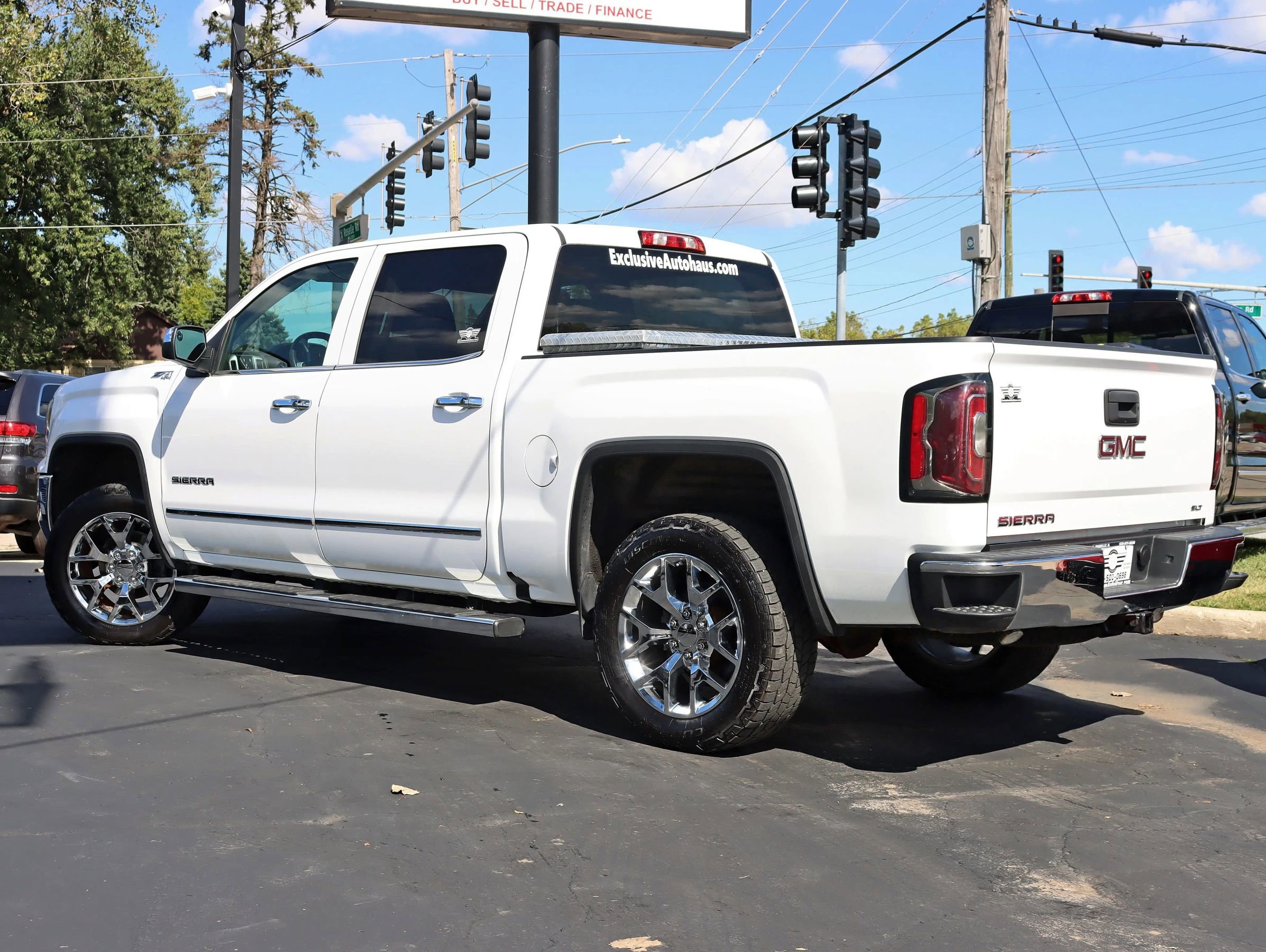 Used 2018 GMC Sierra 1500 SLT w/ SLT Premium Package image 10