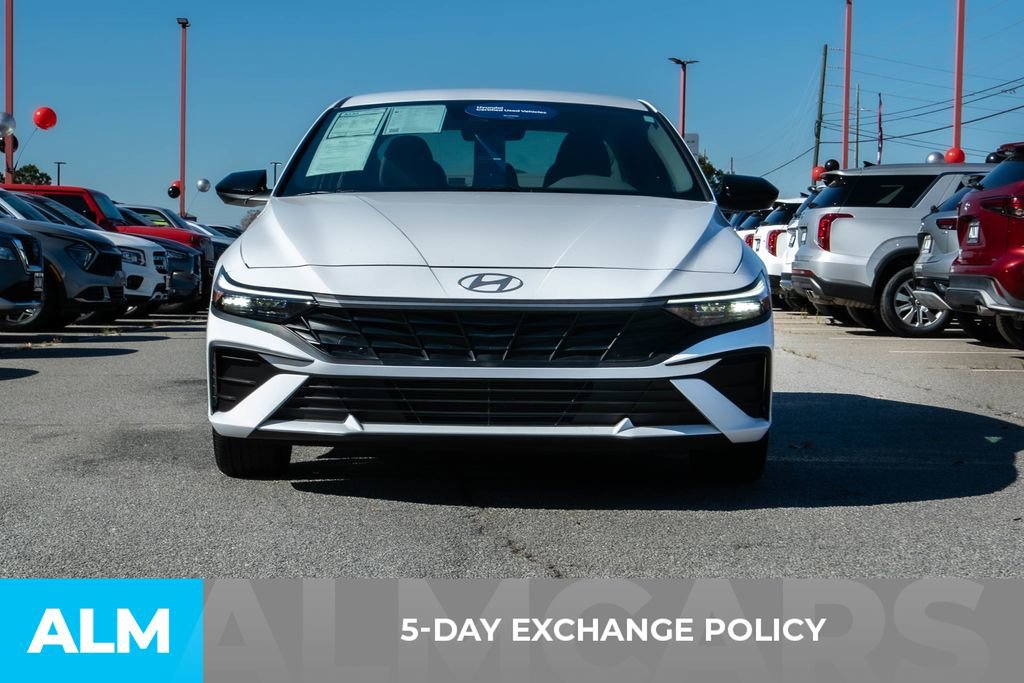 Certified 2025 Hyundai Elantra Sport image 4