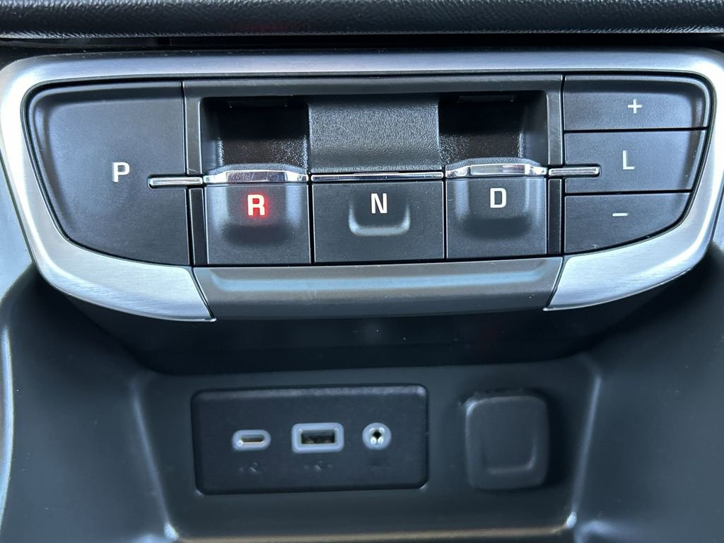 Used 2022 GMC Terrain SLE w/ Driver Convenience Package image 16