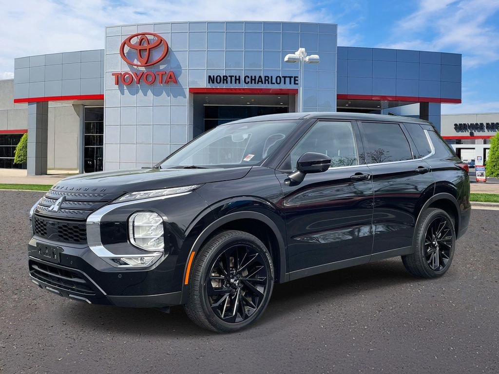 Used 2024 Mitsubishi Outlander SE Black Edition image 4